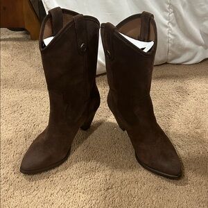 BNWOT Frye Dark Brown Heeled Boots